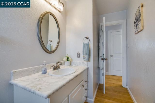 1221 McEwing Ct, Concord, CA 94521