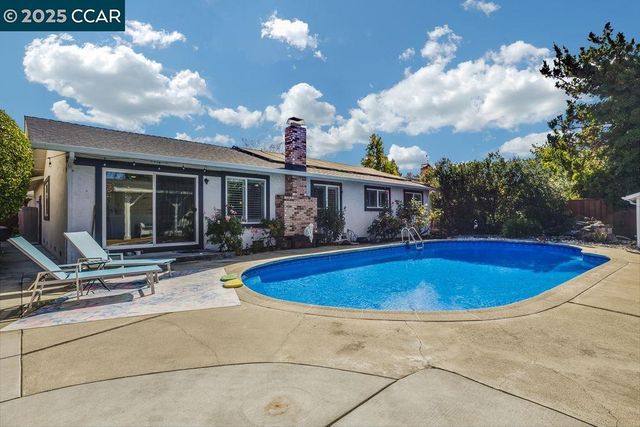 1221 McEwing Ct, Concord, CA 94521