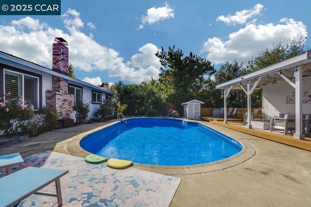 1221 McEwing Ct, Concord, CA 94521