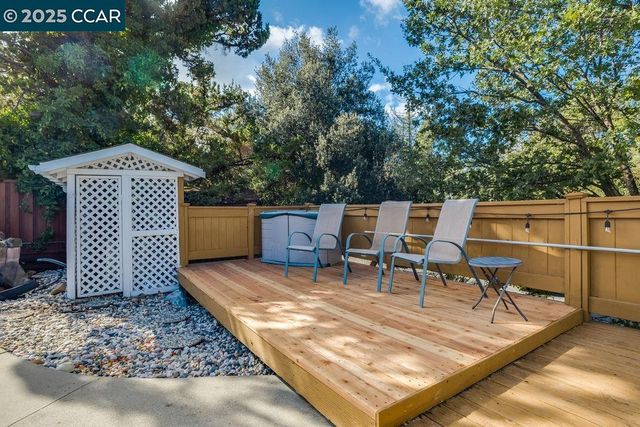 1221 McEwing Ct, Concord, CA 94521