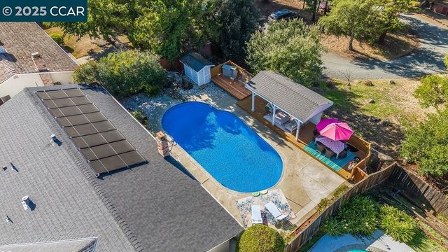 1221 McEwing Ct, Concord, CA 94521