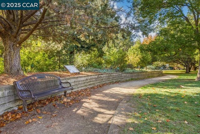 1221 McEwing Ct, Concord, CA 94521