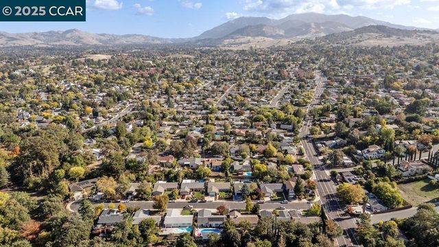 1221 McEwing Ct, Concord, CA 94521