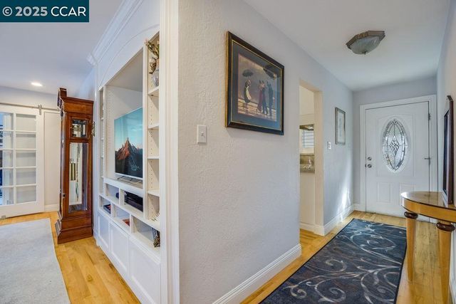 1221 McEwing Ct, Concord, CA 94521