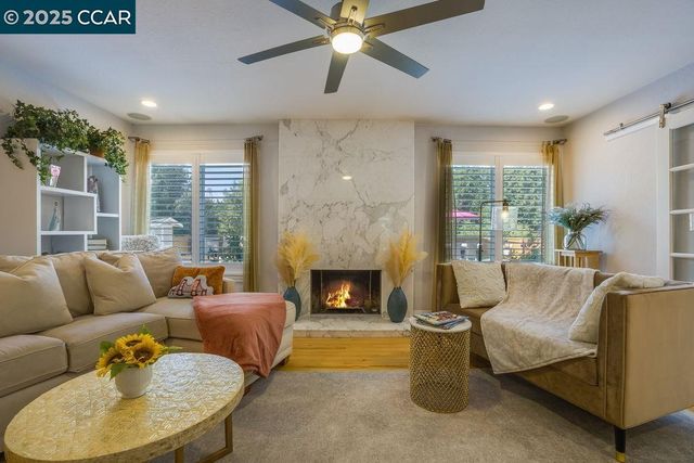 1221 McEwing Ct, Concord, CA 94521