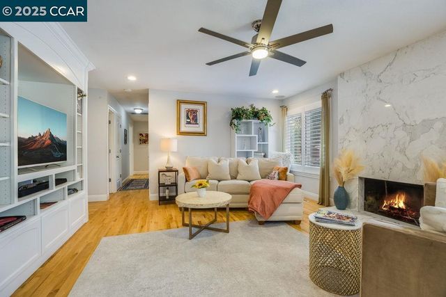 1221 McEwing Ct, Concord, CA 94521