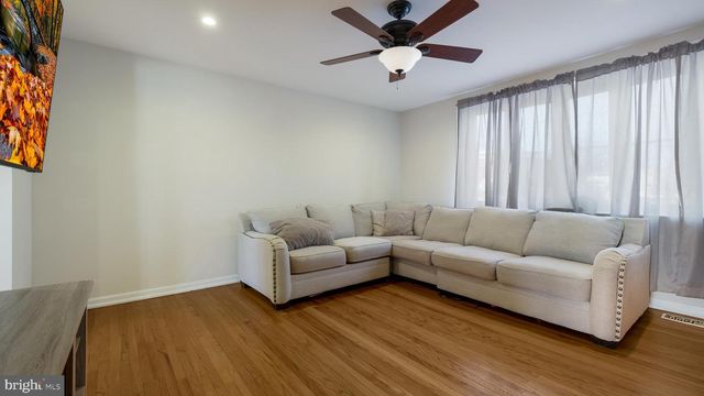 3637 E CROWN AVE, Philadelphia, PA 19114