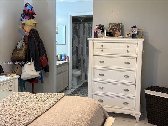 9716 Hammocks Boulevard 101, Miami, FL 33196