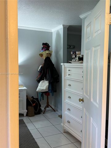 9716 Hammocks Boulevard 101, Miami, FL 33196