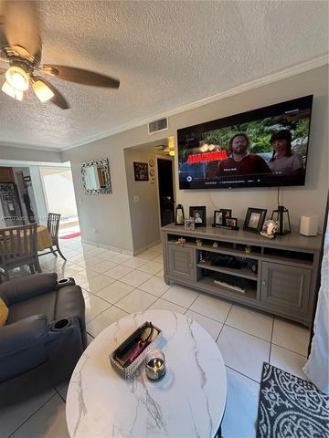 9716 Hammocks Boulevard 101, Miami, FL 33196
