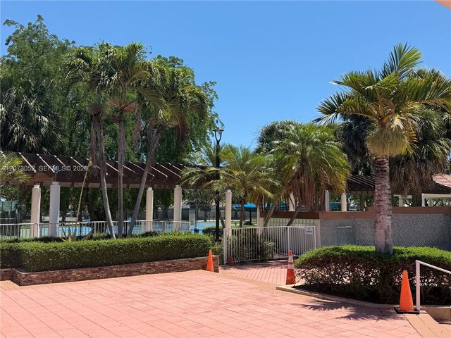 9716 Hammocks Boulevard 101, Miami, FL 33196