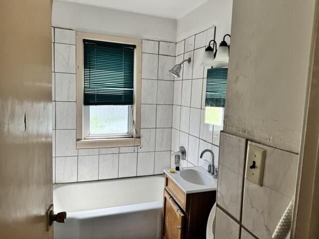 5026 N 60th STREET, Milwaukee, WI 53218