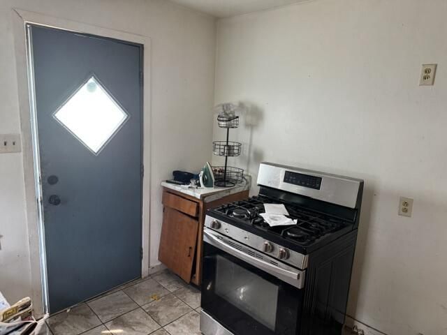 5026 N 60th STREET, Milwaukee, WI 53218