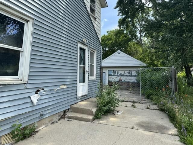 5026 N 60th STREET, Milwaukee, WI 53218