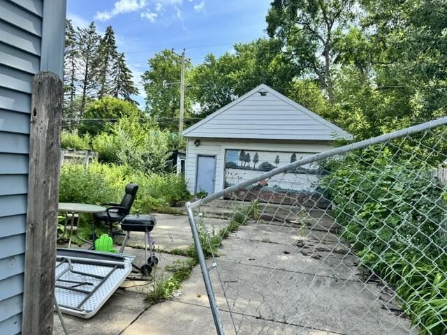5026 N 60th STREET, Milwaukee, WI 53218