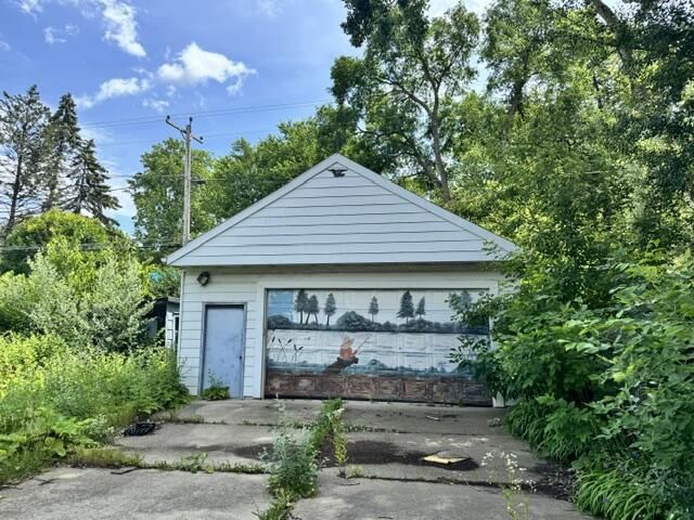 5026 N 60th STREET, Milwaukee, WI 53218