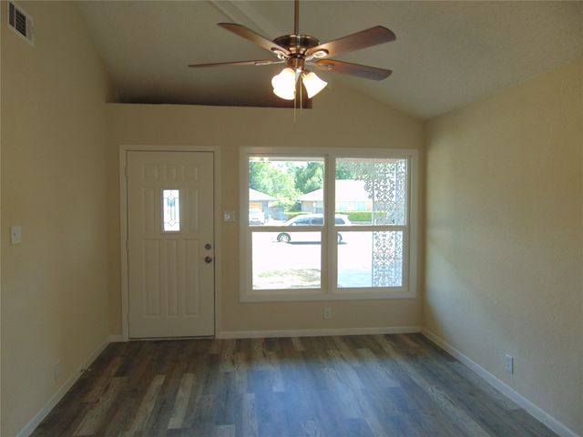 10135 San Juan Avenue, Dallas, TX 75228