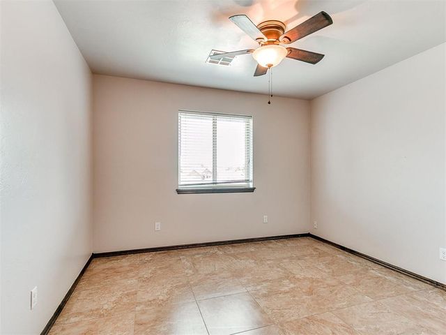 613 SW 7th St., S.W. 7th St., Moore, OK 73160