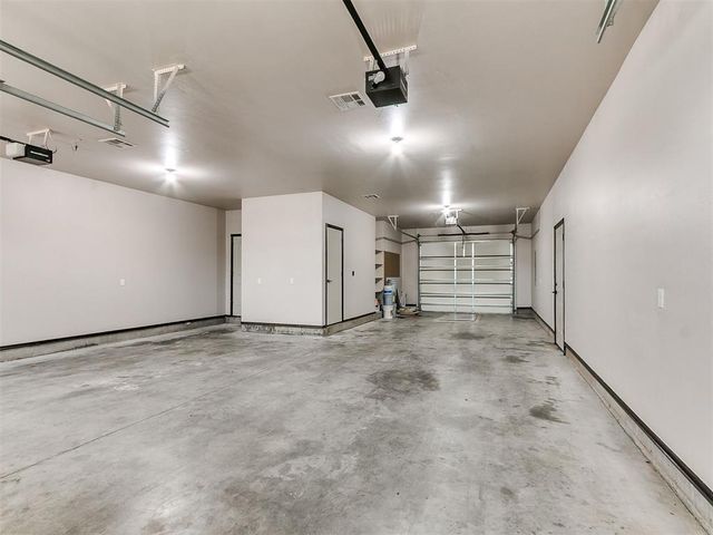 613 SW 7th St., S.W. 7th St., Moore, OK 73160