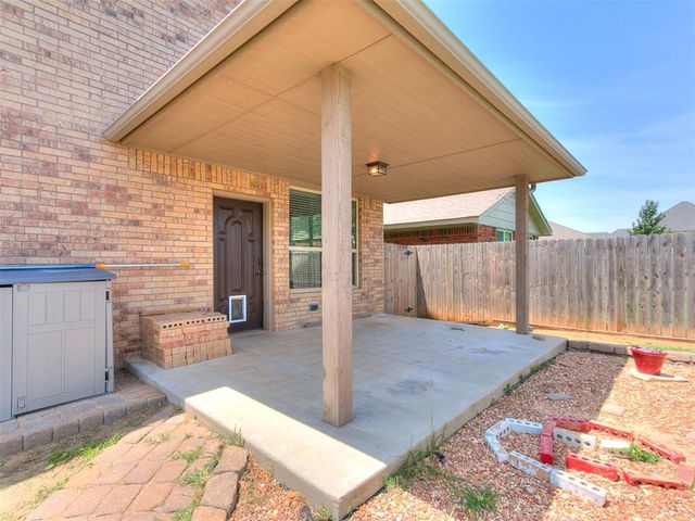 613 SW 7th St., S.W. 7th St., Moore, OK 73160