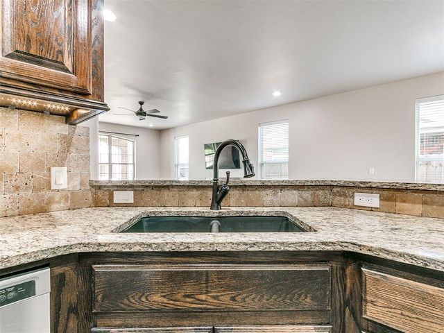 613 SW 7th St., S.W. 7th St., Moore, OK 73160