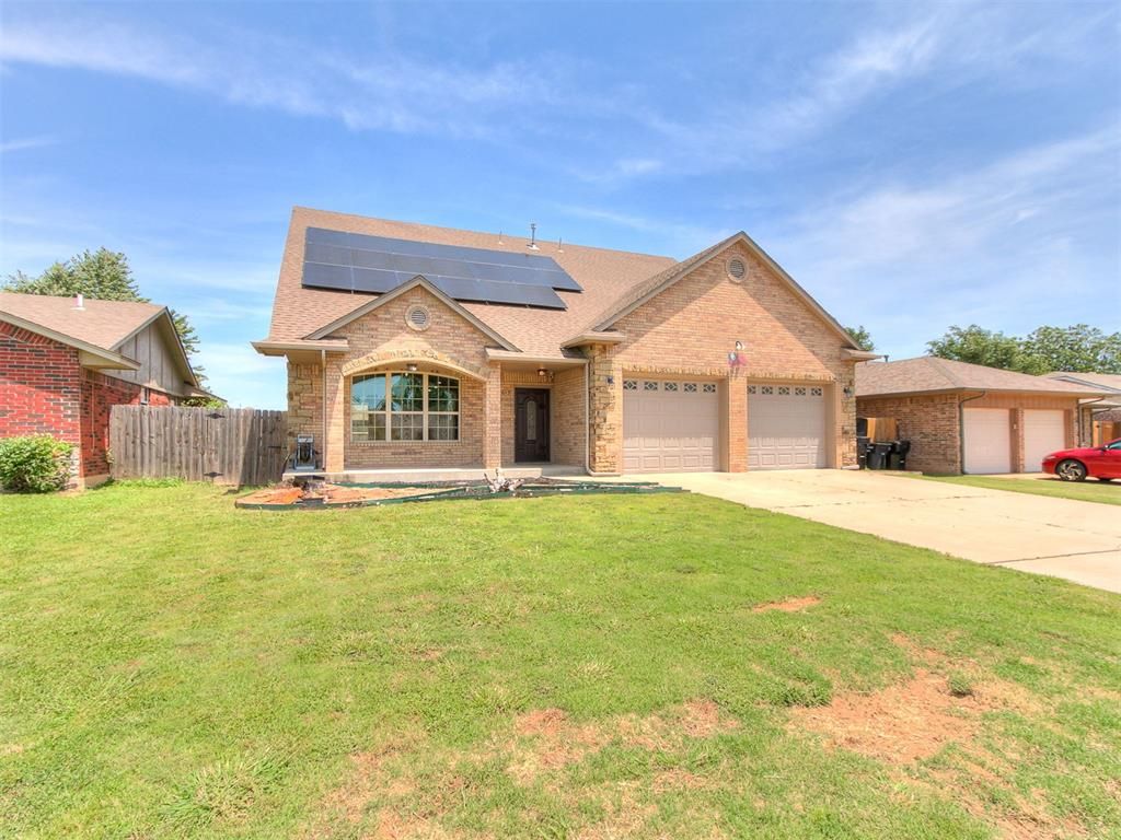 613 SW 7th St., S.W. 7th St., Moore, OK 73160