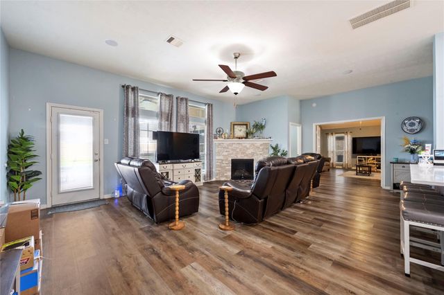 6810 Arlington Drive, Manvel, TX 77578