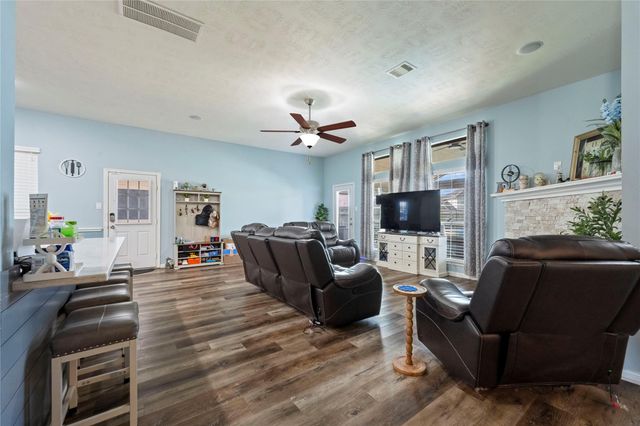 6810 Arlington Drive, Manvel, TX 77578