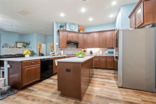 6810 Arlington Drive, Manvel, TX 77578