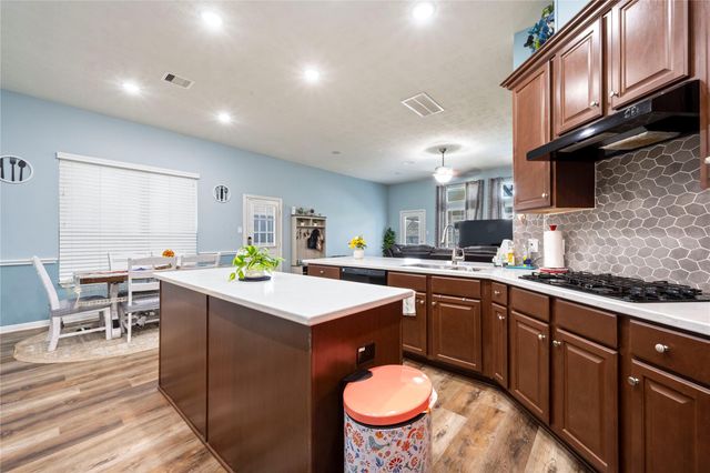 6810 Arlington Drive, Manvel, TX 77578