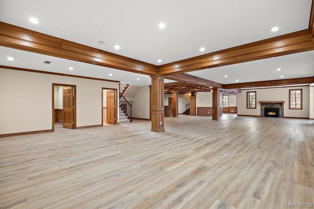 2541 Plum Creek Court, Oakland, MI 48363