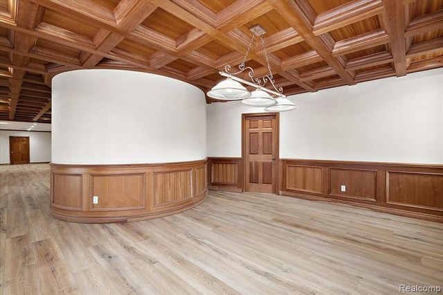 2541 Plum Creek Court, Oakland, MI 48363