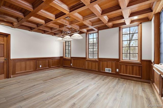 2541 Plum Creek Court, Oakland, MI 48363