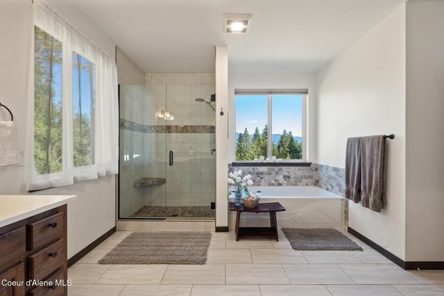 37511 E HAYDEN LAKE RD, Hayden, ID 83835