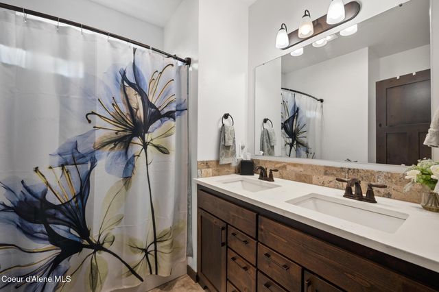 37511 E HAYDEN LAKE RD, Hayden, ID 83835