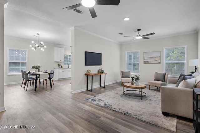 19 N COCOA Avenue, Middleburg, FL 32068