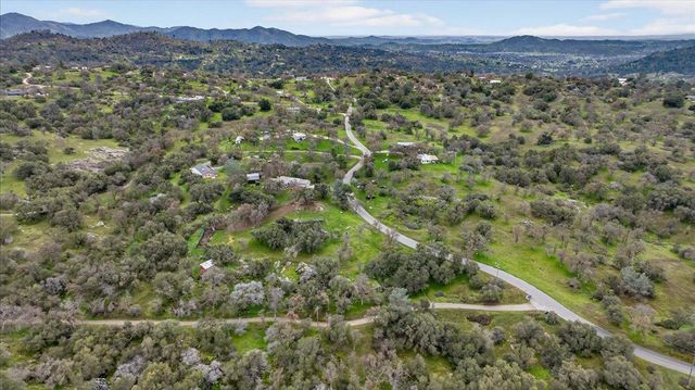 31814 Lockwood Lane, Prather, CA 93651