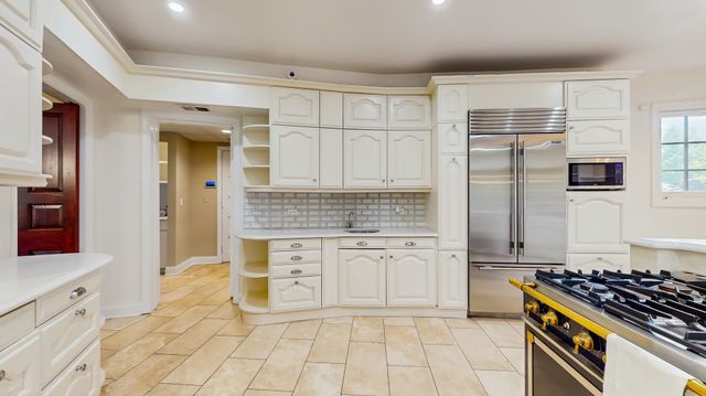 570 Hathaway Circle, Lake Forest, IL 60045