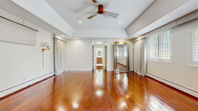 570 Hathaway Circle, Lake Forest, IL 60045