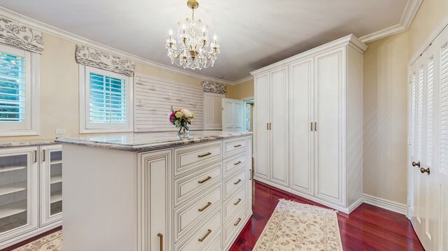 570 Hathaway Circle, Lake Forest, IL 60045