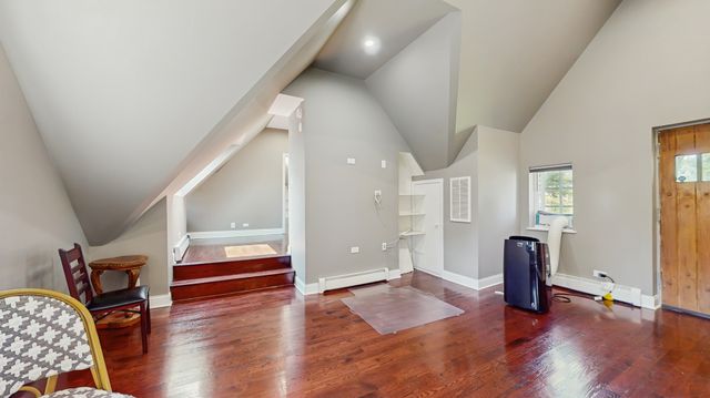 570 Hathaway Circle, Lake Forest, IL 60045