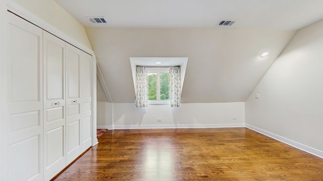 570 Hathaway Circle, Lake Forest, IL 60045