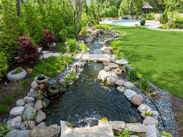 570 Hathaway Circle, Lake Forest, IL 60045