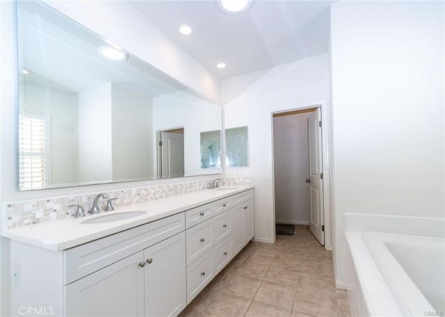 50 Emerald Clover, Irvine, CA 92620
