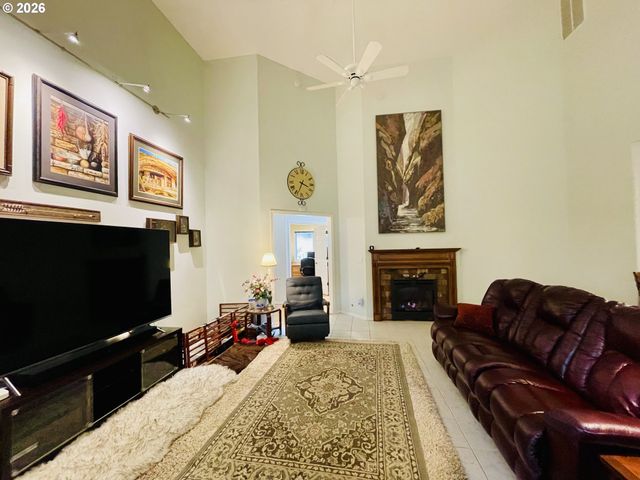 1709 Nw 86TH Way, Vancouver, WA 98665