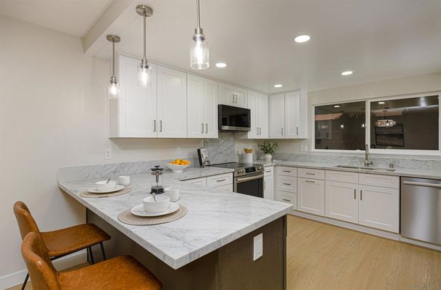 16881 Bellota Dr, San Diego, CA 92128