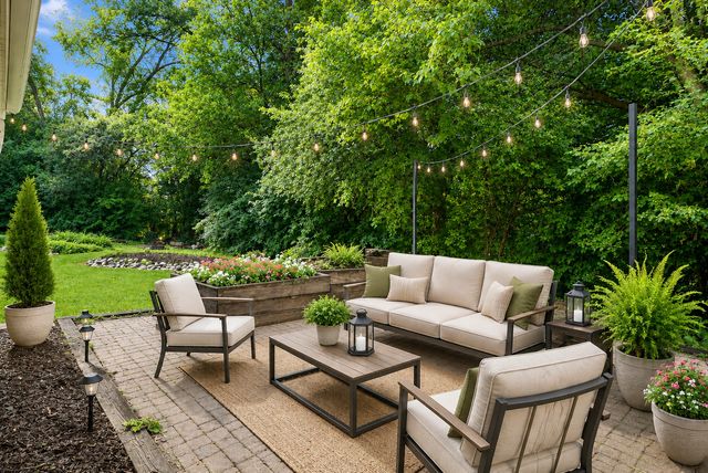 7 Park Road Court, Lombard, IL 60148