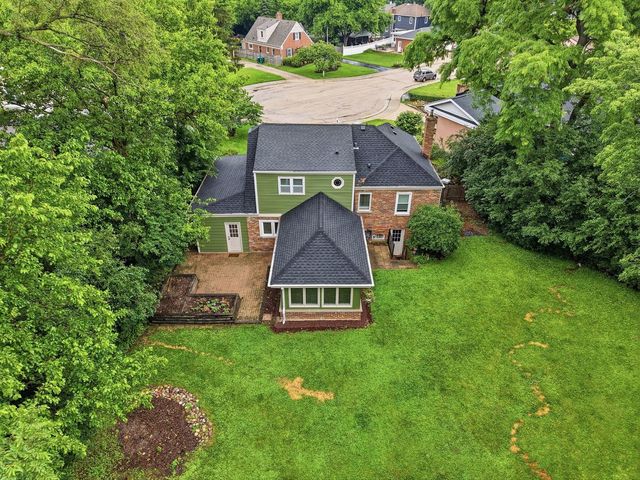 7 Park Road Court, Lombard, IL 60148