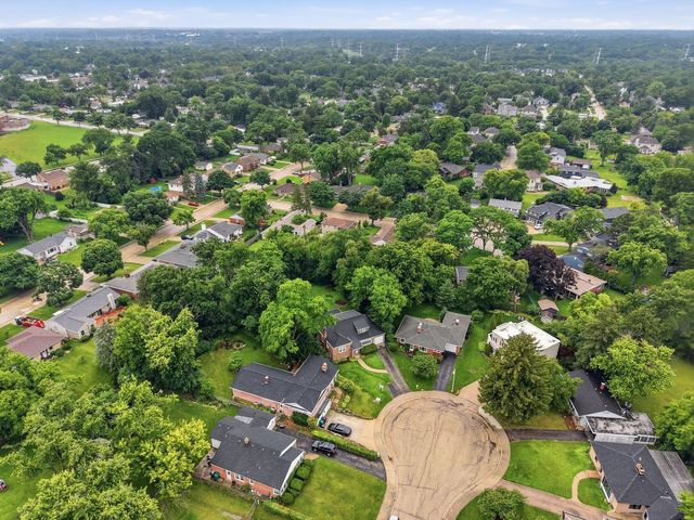 7 Park Road Court, Lombard, IL 60148
