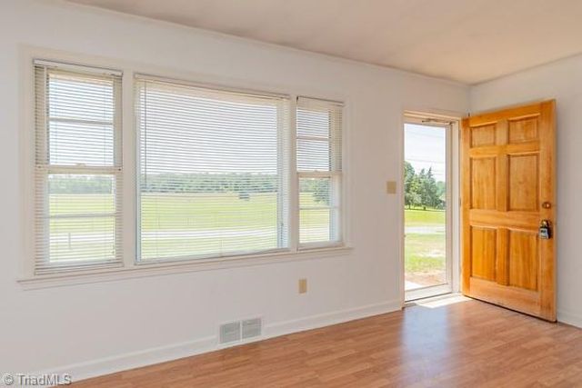 3035 Plantation Road, Winston-salem, NC 27105